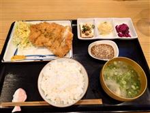 渡辺通りでチキンカツランチ　中洲ふじ本