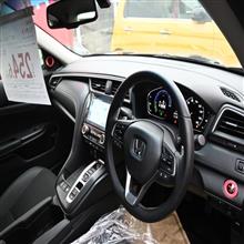 今日お世話になっているディーラーで認定中古のインサイトEXモデルを見てきたよ！