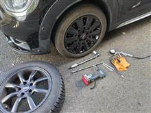 ホント疲れた・・・冬用タイヤ交換、まとめて５台。
