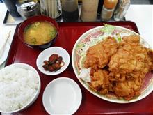 噂通り爆盛で美味かった！大阪市生野区の笑福亭のから揚げ定食。