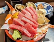 健康診断🏥終わって、ご褒美海鮮丼🐟(*&#180;﹃`)🍀