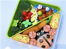 本日の娘のお弁当は、てんとう虫のキャラ弁を作ってみました。