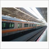 中央線で二階建てグリーン車の ...