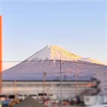 ようやくしっかり冠雪した富士山🗻