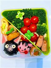 本日の娘のお弁当は、魔女の宅急便のキキと黒猫のジジのキャラ弁を作りました