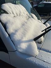 まだ雪が
