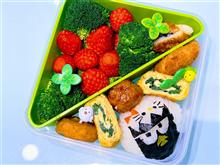 本日の娘のお弁当は、バッドばつ丸くんとキティちゃんのコラボキャラ弁を作りました