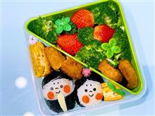 本日の娘のお弁当は、3月の節句にちなんで、お雛様のキャラ弁を作りました