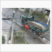 ラりってるダンプ運転手