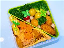 本日の娘のお弁当はたけのこご飯弁当を作りました