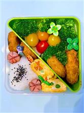 本日のお弁当は、梅干しの塩おにぎり🍙弁当を作りました