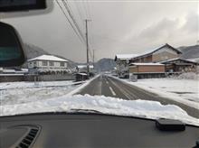 慌てて交換しなくて良かった。春分の日、翌日の雪。