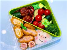 本日の娘のお弁当は、こぶたちゃんのおにぎり🍙弁当を作りました