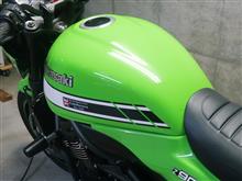 z900RS cafe 2024仕様のデカール作業