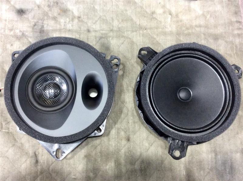 いい音を手に入れるためにスピーカーを交換。フロントはフル