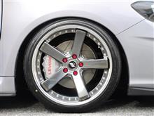 消耗部品の中では出費がかなり痛いタイヤですが、だからこそ満足できる“POTENZA S007A”を装着。性能をしっかり発揮させ、偏摩耗したりしないようにアライメント測定･調整もいっしょに施工しました。