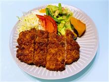 今夜のおうちご飯は、豚ロース肉をトンカツに揚げました