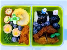 本日の娘のお弁当は、唐揚げとひれかつ、シャケと梅干しのおにぎり🍙弁当を作りました