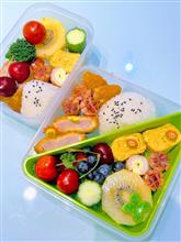 本日の娘のお弁当は、たまご焼き、ウインナー、ひれかつ、白身魚フライのおにぎり🍙弁当を作りました