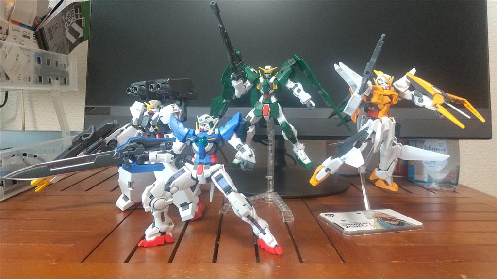 ガンプラ MG ガンダムOO ソレスタルビーイングセット ロボット