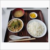 もつ定食を食べに