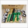 “TEIN EnduraPro PLUS”にショックアブソーバーを交換。リヤサスペンションサポートやインシュレータ＆ベアリング類、ダストカバー、スタビリンクなども用意して足回りをリフレッシュしました。