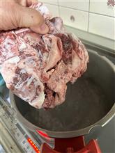 半年ぶりの男の料理、牛すじ下処理後に妻にバトンタッチ！