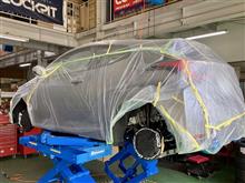 夏真っ盛りですが、冬のために新車のうちから防錆コーティング。防音効果も期待できる“WURTH アンダーボディーシール”で、しっかりがっちりサビ止めしました!!