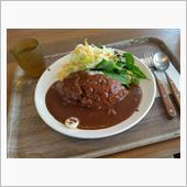 お昼ご飯はカレー