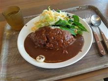 お昼ご飯はカレー
