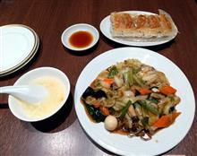 今日のランチは餃子工房 YAESU BISTROで♪