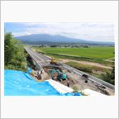 修復途中の高速道路