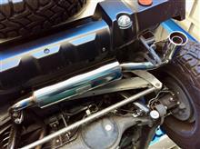 見た目と実用性の両立でもっと楽しいクルマになりました。“Rhino-Rack JIMNY OVERLANDING KIT”で積載能力をアップして、“APIO 静香御前マフラー”でリアビューを精悍に!!