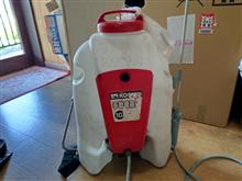 背負い式手動噴霧器を修理する