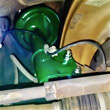 まずはタイミングベルトをSTI強化タイプに交換。大変だったのはショックアブソーバー交換ですが、いろいろ工夫して“TEIN EnduraPro PLUS”を装着。乗り心地を改善しリフレッシュできました！