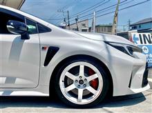こんなに似合うなら待った甲斐あり。限定モデル“RAYS VOLK RACING TE37 SAGA S-plus TIME ATTACK EDITION”を、ダッシュホワイトを選んで装着しました!!
