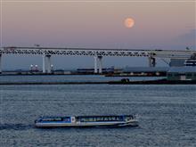 横浜で中秋の名月🌔を観て、神戸で長月の🌕を観た