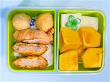 本日の娘のお弁当は、ウインナーの肉巻き、ひれかつ、ごま団子にえだまめご飯の弁当を作りました