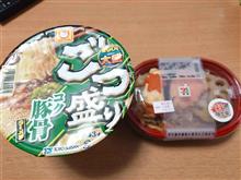 セブンの炙り焼き銀鮭と和だしごはんとごつ盛りコク豚骨ラーメン！！