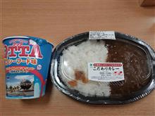 ファミマの３０種類以上のスパイスが決め手のこだわりカレーとQTTAシーフード味！！