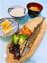 今晩のおうちご飯は、サンマの塩焼きを作りました