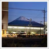 ようやくしっかり冠雪姿を見せ ...