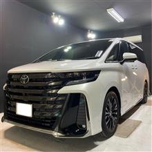 新車も磨いて本物のガラスコーティングを施工致します。