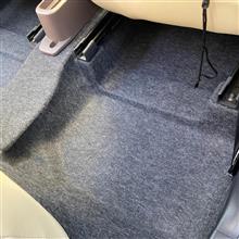 このフロア素材をなんとかしてほしい。