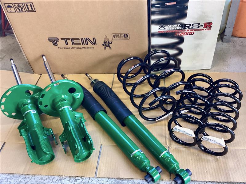 プリウス ZVW30 ショックアッパーマウント UM-T2 片側 1個 送料