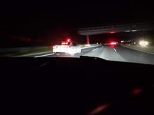 覆面パトカーって、夜間も取り締まりするんですなぁ・・・。