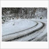 雪山道はAWD‼️当たり前の ...