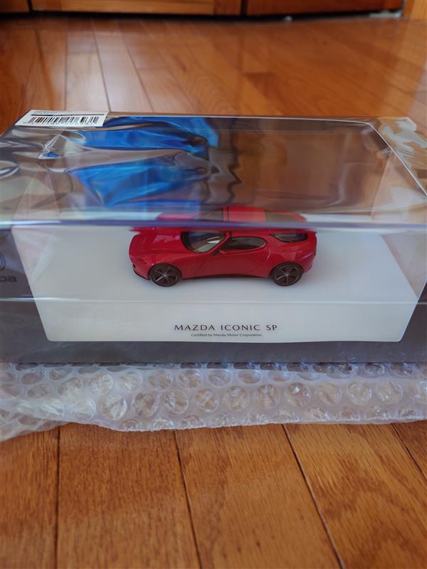 MAZDA ICONIC SP モデルカー 1/43