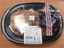 ローソンの盛りすぎ！海鮮かき揚げ弁当と盛りすぎ！ふわ濃チーズケーキを！！