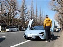 三越逸品会、マクラーレンにも乗った！
